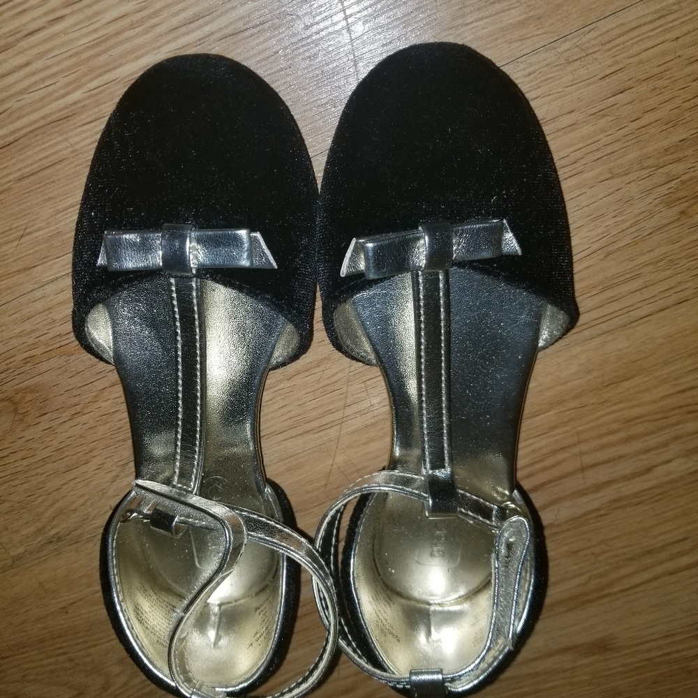 Flat shoes